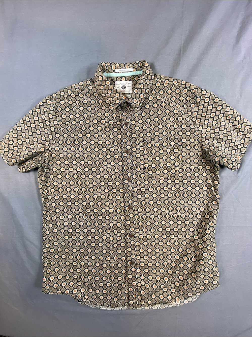 Denim & Flower Black Geometric Floral-Accent Button-Down Shirt
